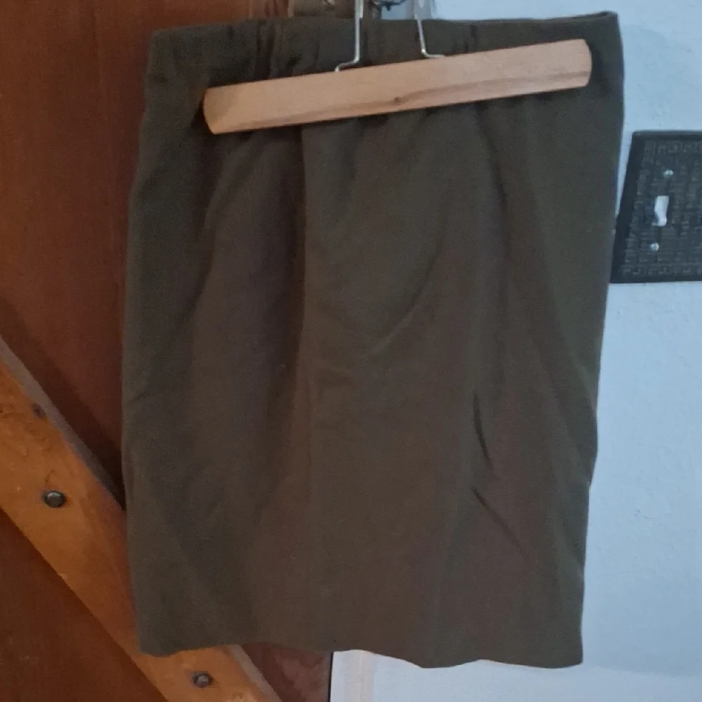 Vintage Bonwit Teller Traina Norell Olive Skirt Set with Black Accents - Picture 7 of 16